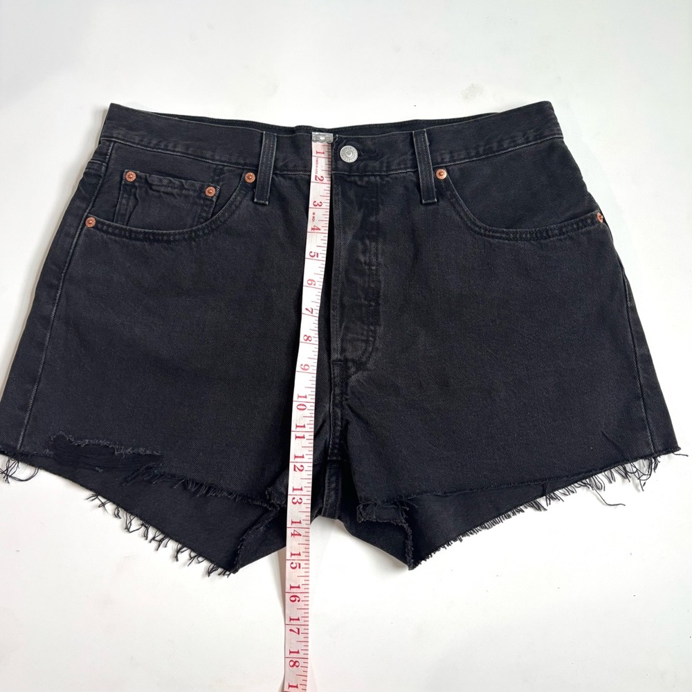 Levi’s 501 High Rise Raw Hem Black Denim Jean Shorts Size 32 - Picture 12 of 15